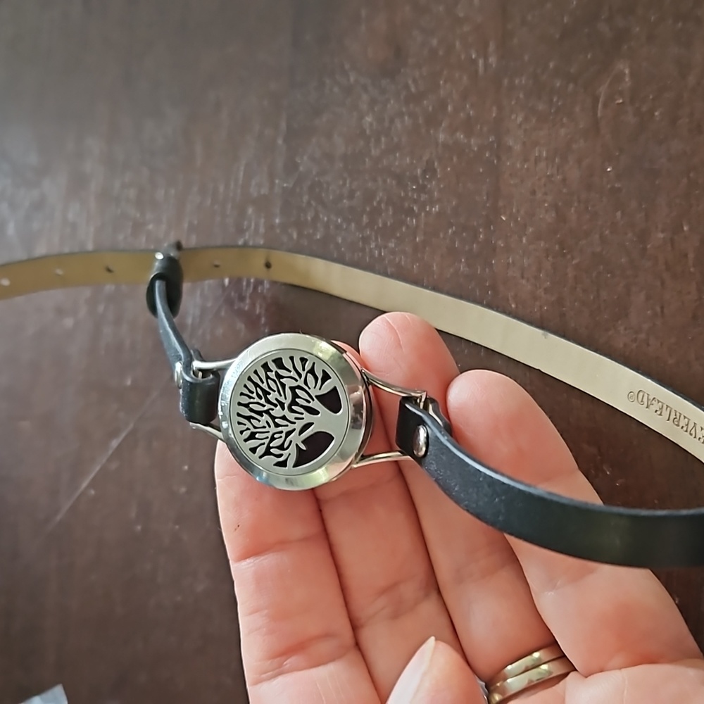 Essential oil leather wrap bracelet with felt inserts ✨️5/$30